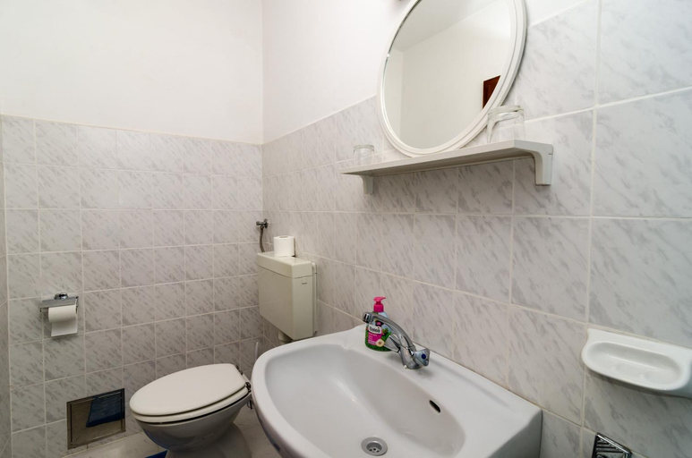 Bathroom 5, Guesthouse Moretic, Pojezerje
