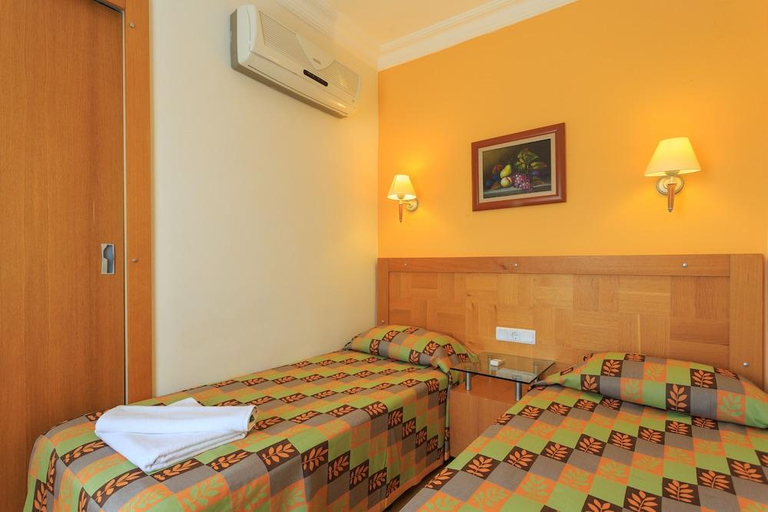 Bedroom 2, Orka World Hotel & Aqua Park, Fethiye