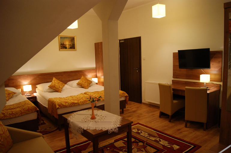 Bedroom 2, Pensjonat Zielone Wzgórze, Kłodzko