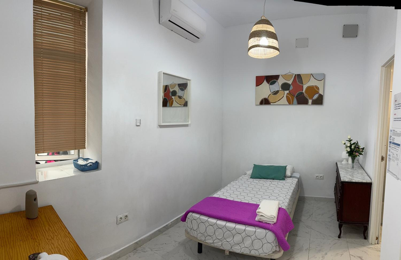 Bedroom 1, Superb 1 Bedroom Apartment with Gallery CB7EV, Alicante