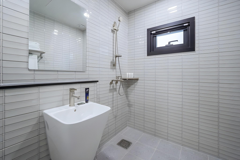 Bathroom 3, Gyeongju Trajat Pool Villa, Pohang