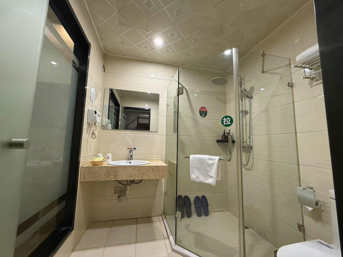 Bathroom 4, GreenTree Inn Jiangsu Suzhou Kunshan Beimen Road Express Hotel, Suzhou