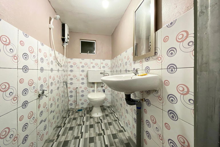 Bathroom 4, Hotel O Pogimpaan Homestay, Ranau