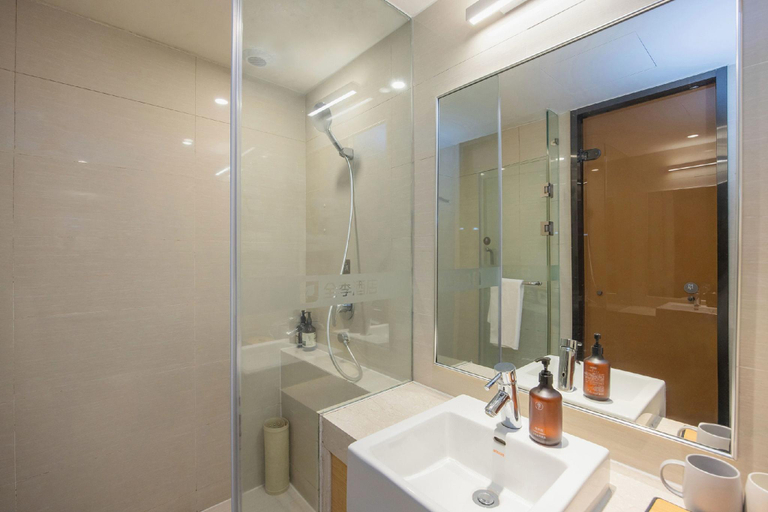 Bathroom 4, JI Hotel (Shenzhen Convention & Exhibition Center), Shenzhen