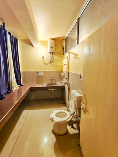 Bathroom 5, Devi music ashram, Garhwal