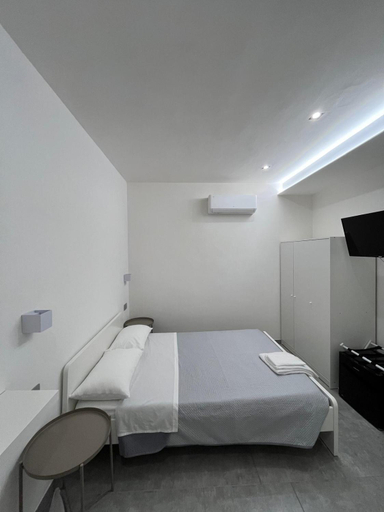 Others 5, Dimora Dana, Chieti