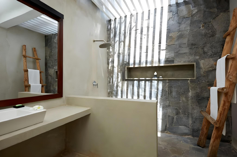 Bathroom 3, Koragaha Lodge, Thissamaharama