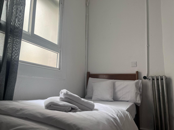 Bedroom 4, Hostal Alonso, Madrid