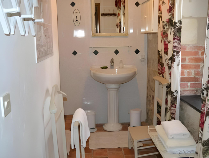 Bathroom 3, Maison d'Hotes La Chouanniere, Maine-et-Loire