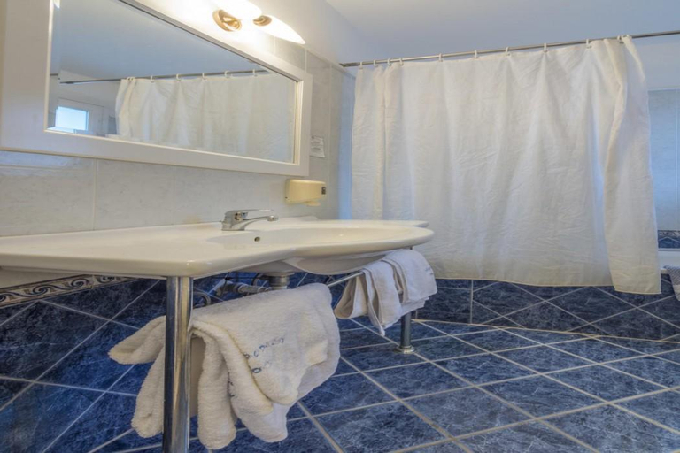Bathroom, Kyveli Hotel Apartments, North Aegean