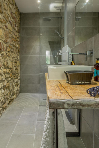 Bathroom 2, The Rhone Retreat, Gard