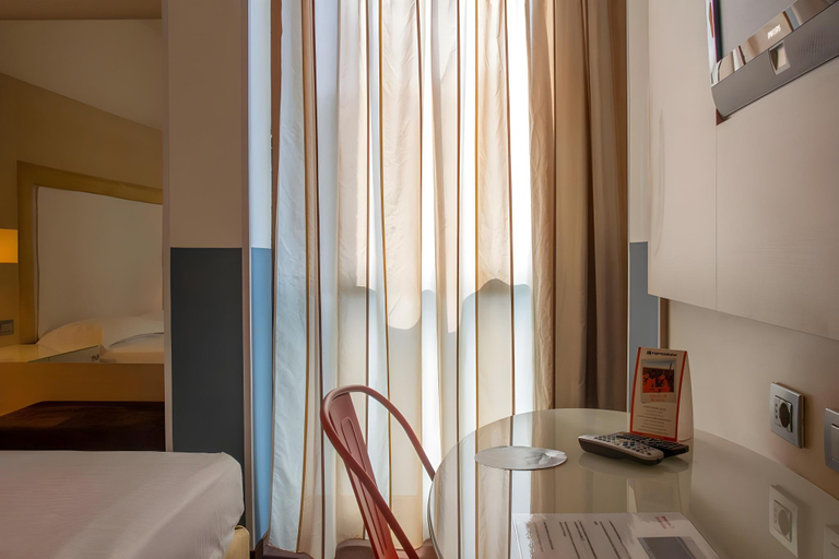 Bedroom 3, Hotel Smy Bologna Centrale, Bologna