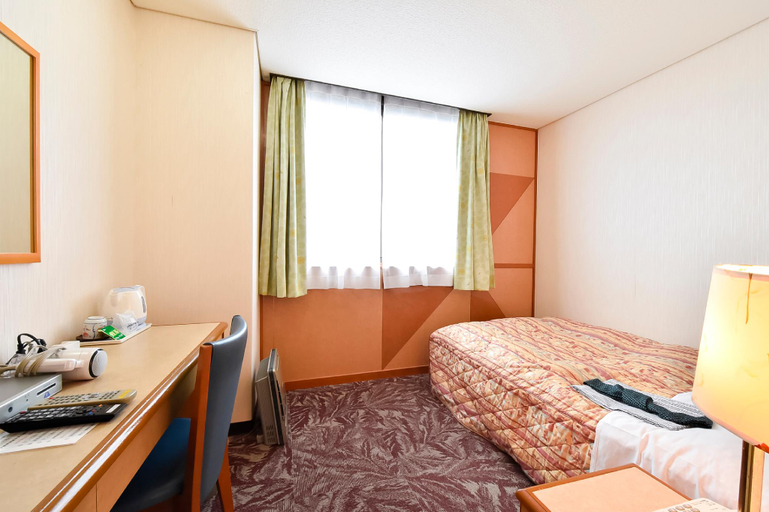 Bedroom 2, New Royal Hotel, Ōmuta
