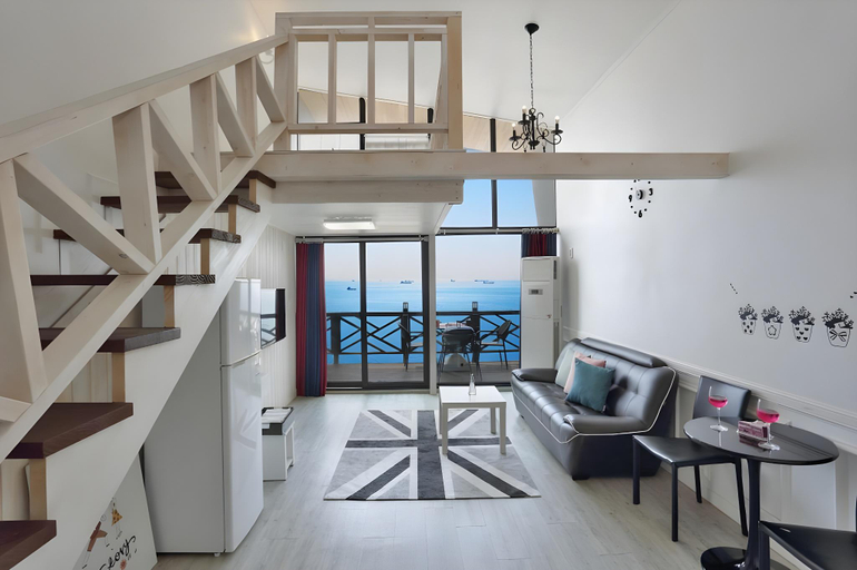 Others 3, Healing View Pension, Namhae