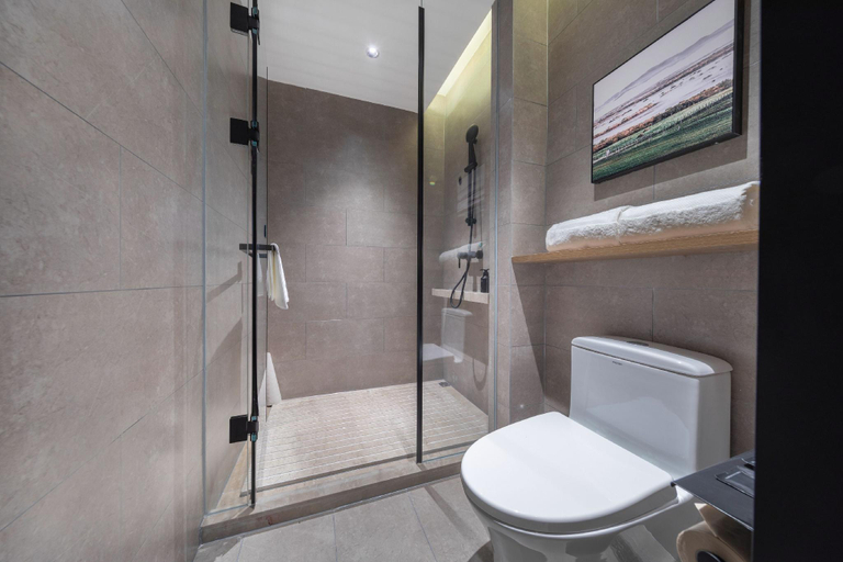 Bathroom 3, Atour Hotel Changsha Wuyi Square Dongtang Metro Station, Changsha