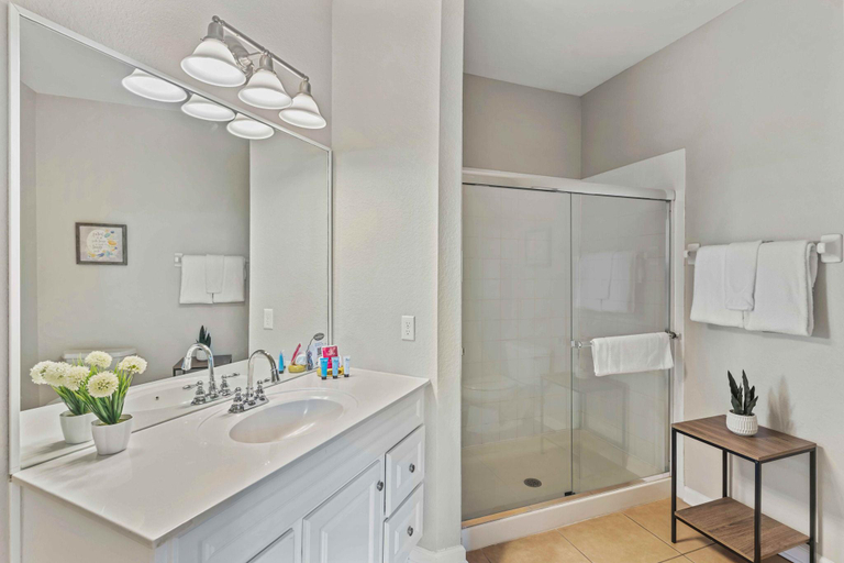 Bathroom 4, Cozy LAKEVIEW Condo w/ FREE Resort Access!, Orange
