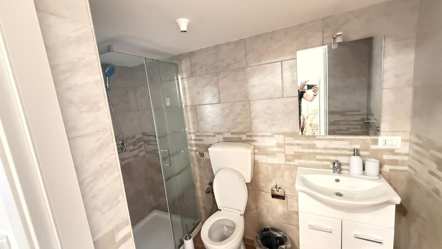 Bathroom 3, MAX-FORTUNA, Ragusa