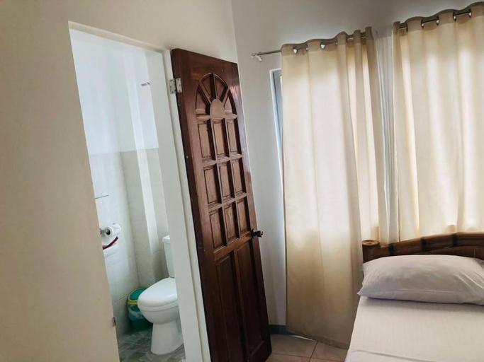 Bedroom 3, Baki Divers and Beach Resort, Dauin