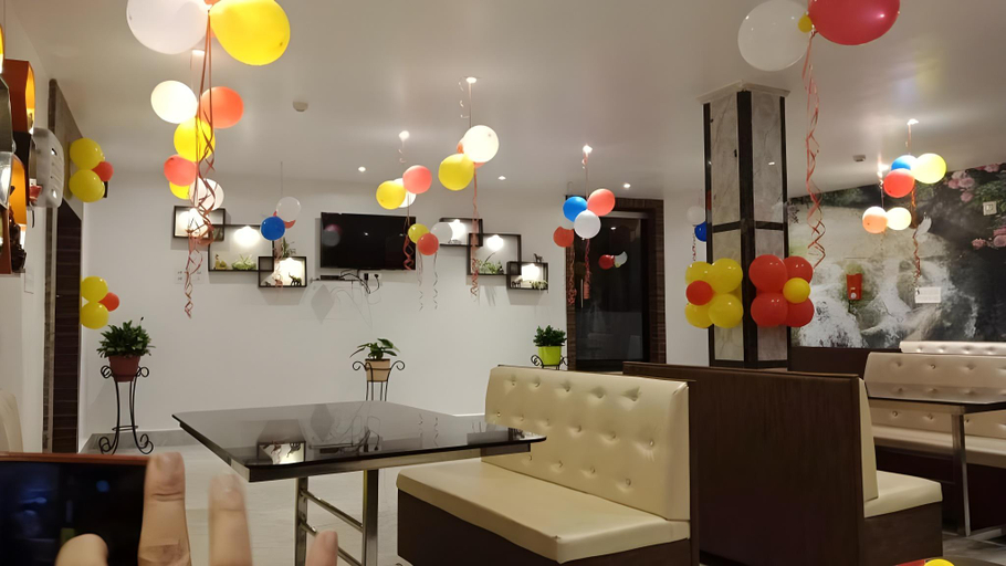 Others 4, Hotel Shaan, Pashchim Medinipur