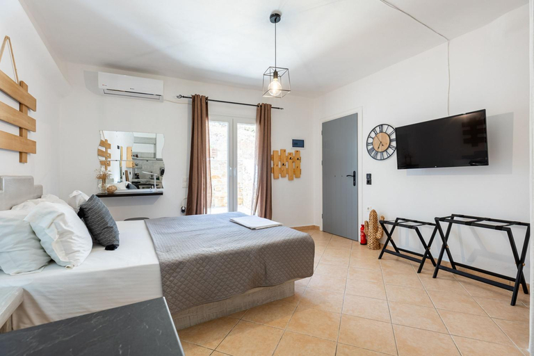 4, THIRAMNA Apts KYTHNOS, South Aegean