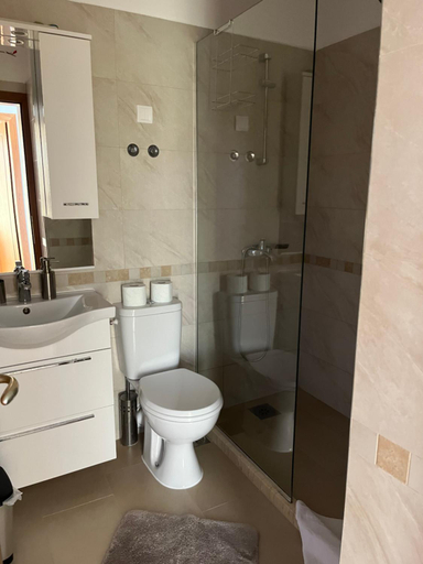 Bathroom 3, Kollari Apartments