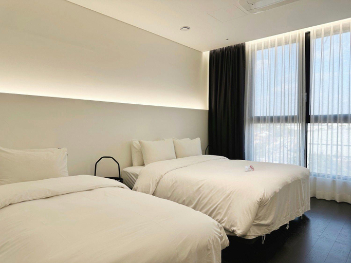 Bedroom 2, Pyeongtaek La Seine Tourist Hotel, Pyeongtaek