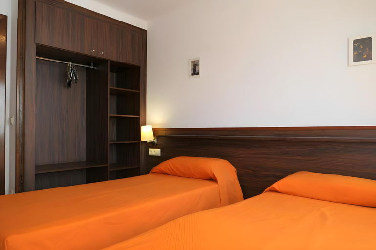 Bedroom 3, Los Angeles | Rentalmar, Tarragona