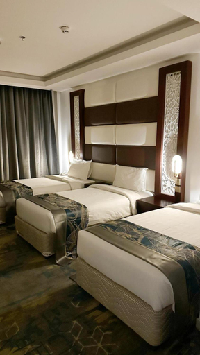 Bedroom 2, F & H Hotel, Seeb