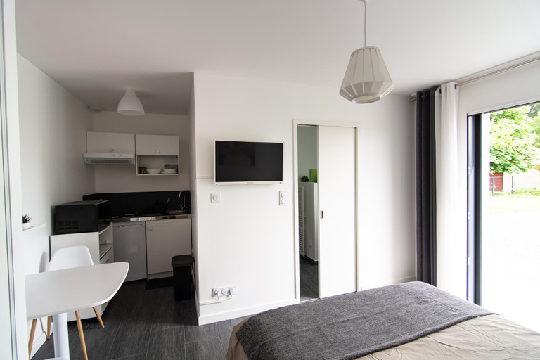 Bedroom 2, Studio independant chez l’habitant au calme, Vendée