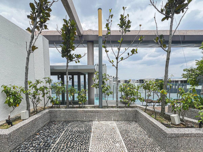 2, Relax in a Modern Studio w City View + Pool Access, Seri Kembangan