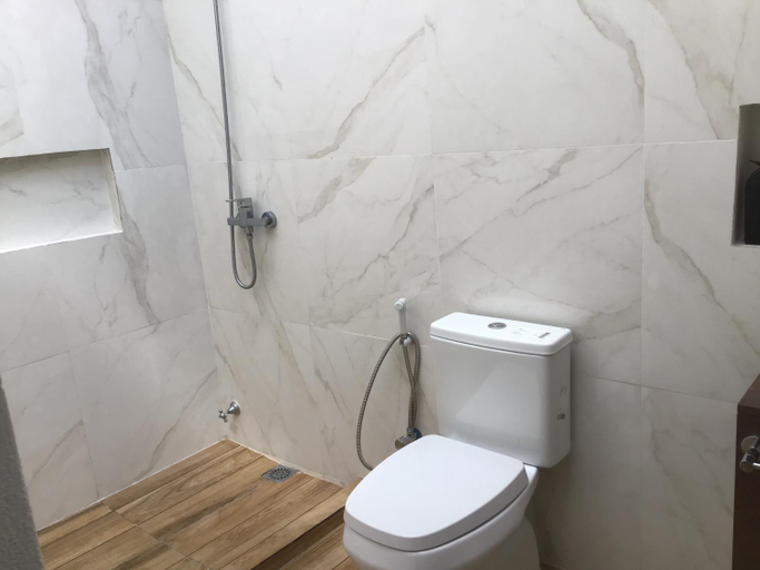 Bathroom 2, Granados, Asunción