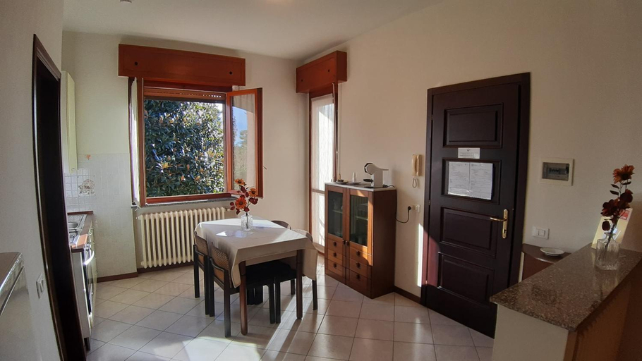 Others 4, Villa Gaudi, Lodi
