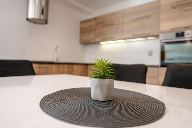 Others 5, Apartments M, Zadar