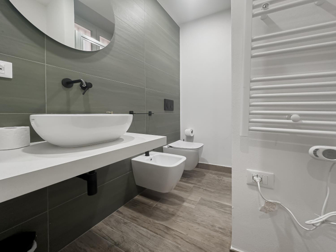Bathroom 2, Realkasa Galliera Home & Suites, Bologna