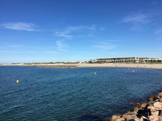 Others 5, Relaxed Beachside Living in Sete, Hérault