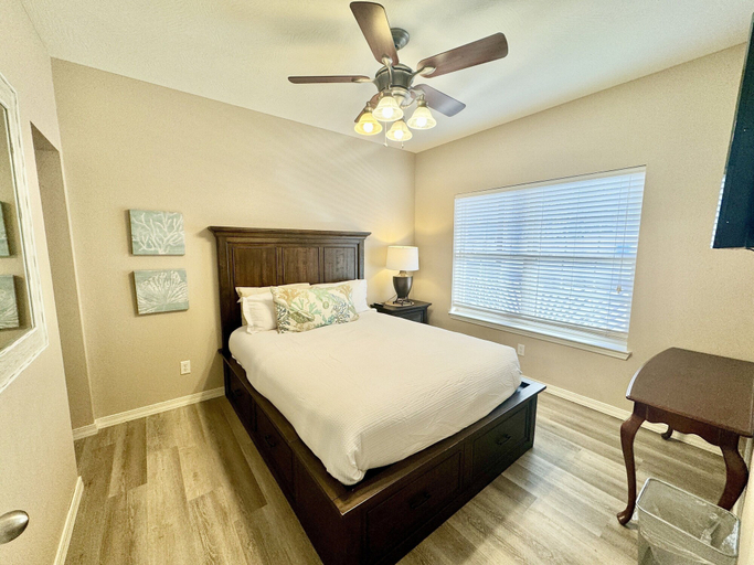 Bedroom 3, Walk-in Condo A-4 with Overlooking Deck by RedAwning, Taney