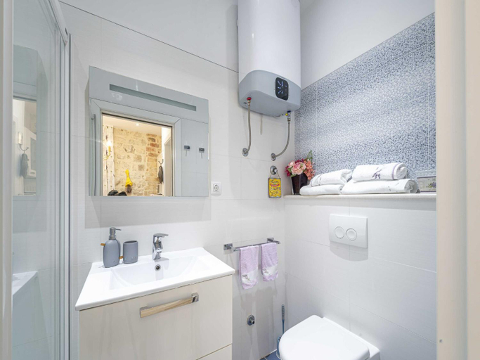 Bathroom 3, L L Old Town Apartments - One bedroom Apartment Lavander, Dubrovnik