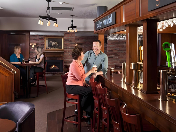 Food & Drinks 4, Moffat Inn, Niagara