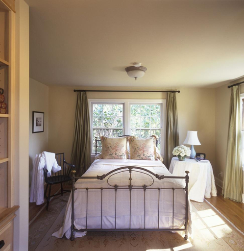 Others 2, The Pebble Bed and Breakfast, Halifax