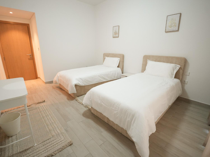 3, Luxury 2 bedroom villa pool beach gym access, Fujairah