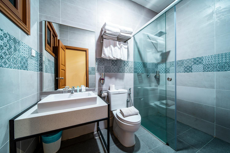 Bathroom 4, Aman Tioman Beach Resort, Mersing
