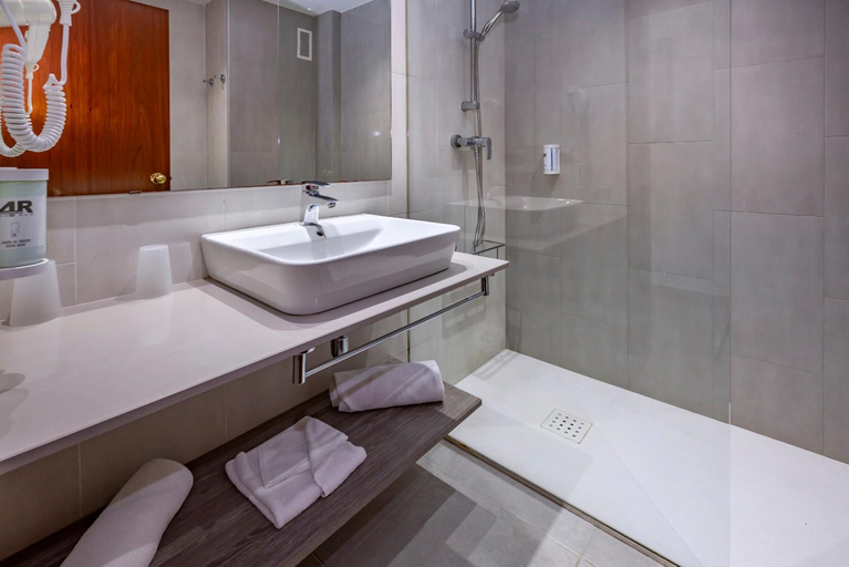 Bathroom 5, 4R Salou Park Resort I, Tarragona