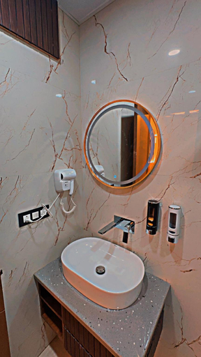 Bathroom, The Golden Way, Aligarh