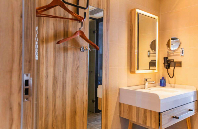 Bathroom 4, Hanting Premium Hotel Haining China Leather City, Jiaxing