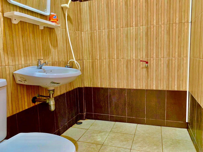 Bathroom 4, Baan Kenpoo Resort, Muang Phetchaburi