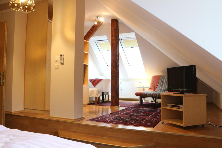 Others 5, Privatpension Lang, Leibnitz