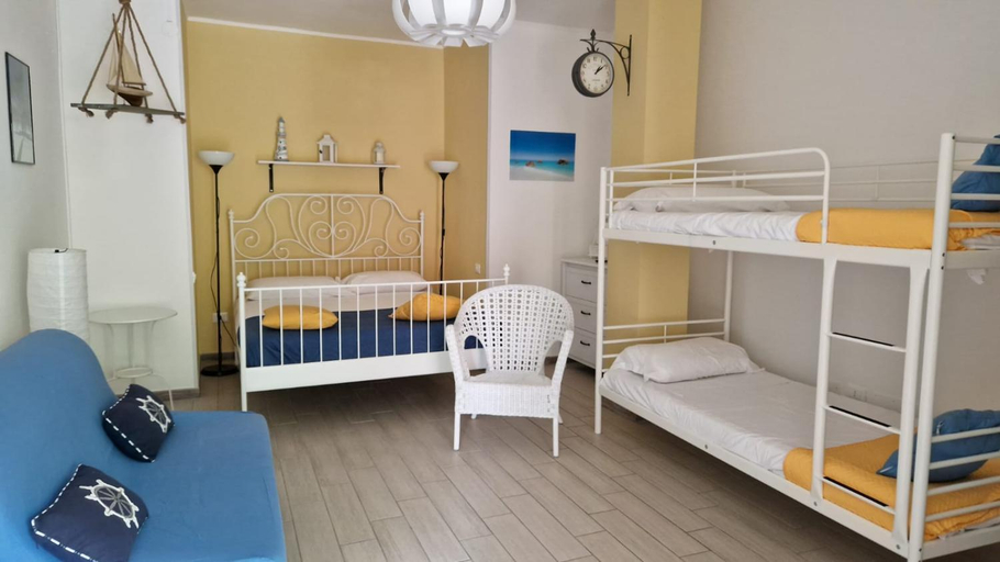 Bedroom 2, Il Canto delle Sirene, Foggia