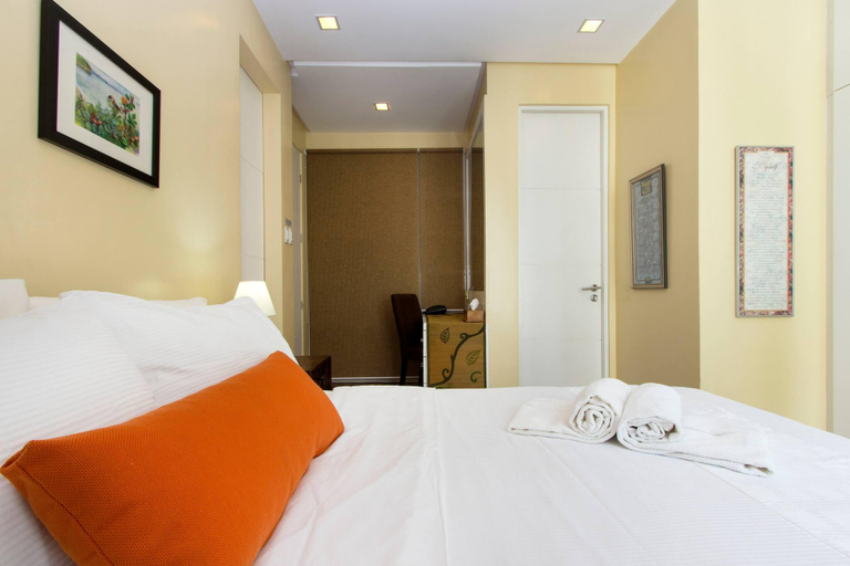 4, Elegant 2BR Apartment in Upscale Fort BGC Fast Wifi, Taguig