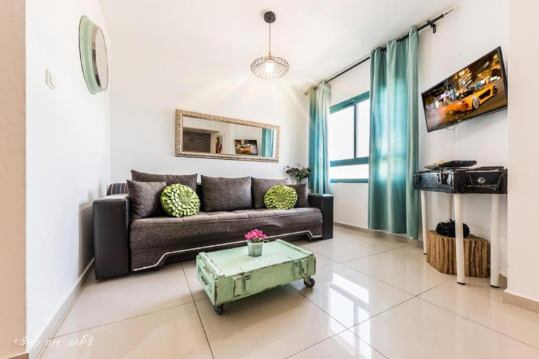 3, Luxury Apartment on The Lake