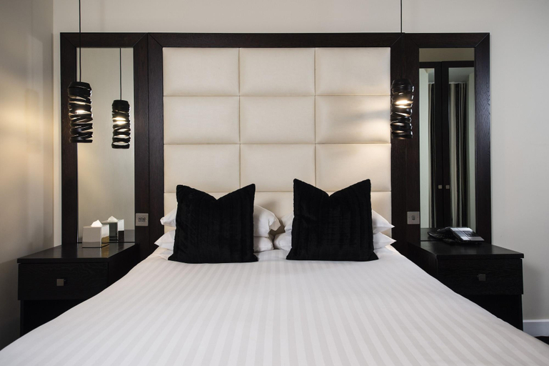 Bedroom 2, Hotel Colessio, Stirling